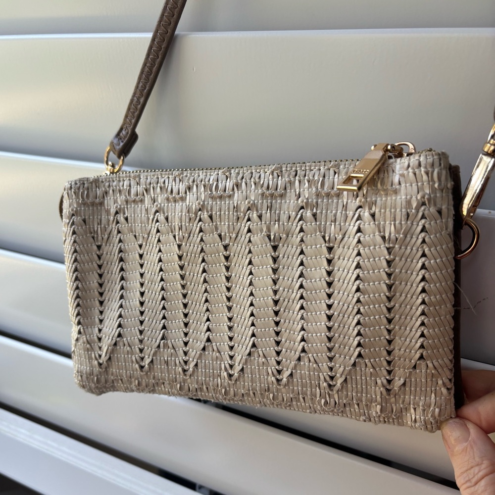Jen & Co Woven Beige Crossbody Bag